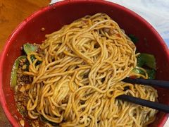 -爆炸头阿姨小四川正宗川味小吃(无任何分店)