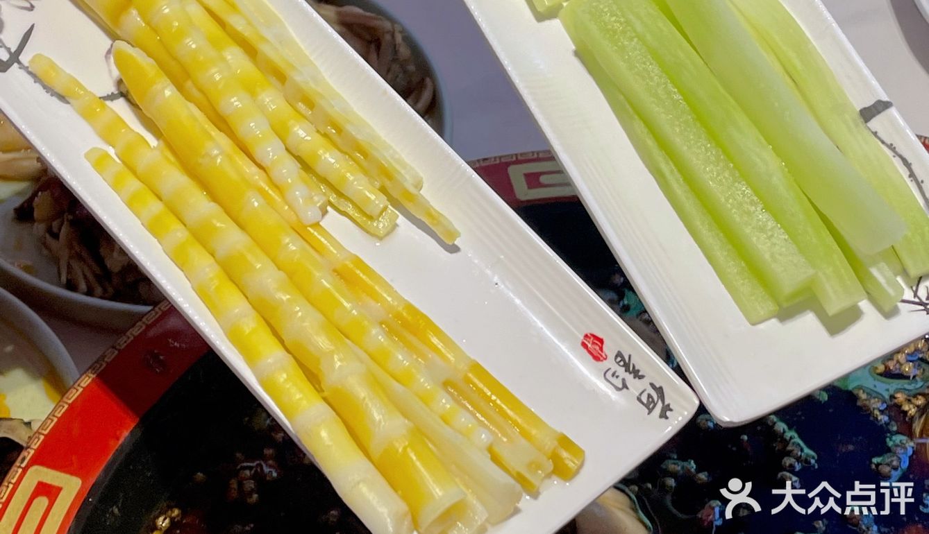 这家在洛阳新开的嘴巴爷美蛙鱼头火锅吃着真的很过瘾！