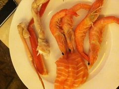 长脚三文鱼虾-广州中心皇冠假日酒店-环市食坊·海鲜自助餐厅