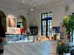 -Fridi Patisserie Cafe