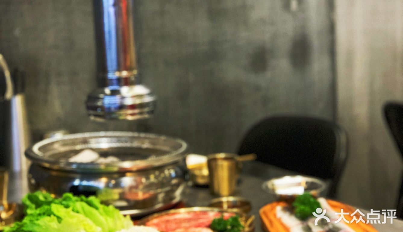 可以看到他们家的鳗鱼真的好大好大一条