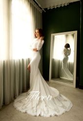 大众004-Flora婚纱礼服定制租赁店