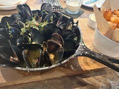 -ROAST coffee & eatery