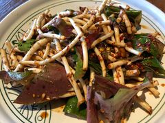 凉拌折耳根-云海肴·汽锅鸡·云南菜(天山百盛优客店)