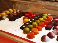 马卡龙-松山湖凯悦酒店·Café自助餐厅·周末火舞秀表演