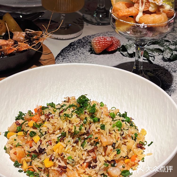 圣诞节约会好去处，就在这家新晋西餐厅🎄