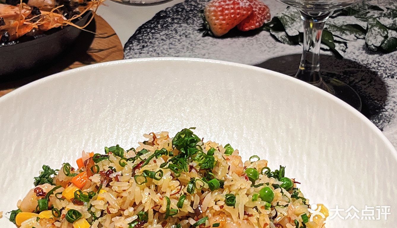 圣诞节约会好去处，就在这家新晋西餐厅🎄