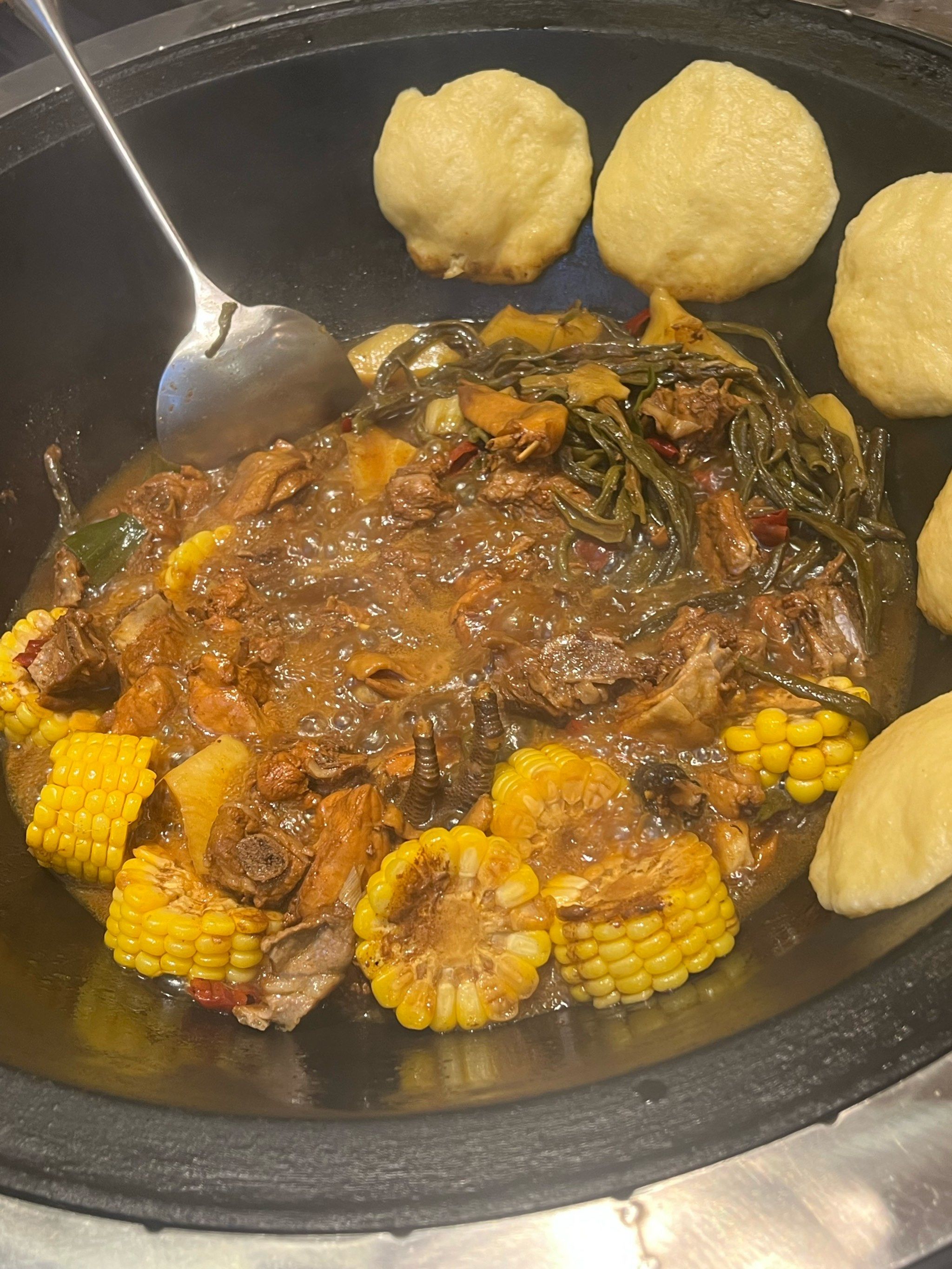 地锅炖 
大家快来吃这家超级无敌好吃的铁锅炖