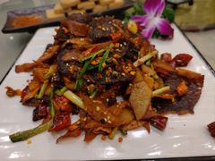 哈尼飘香牛肉-香巴拉云南餐厅(华莱坞店)