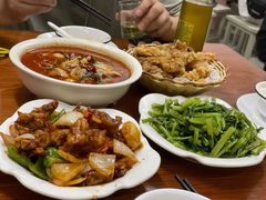 -胡子饮食店