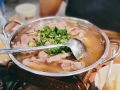 跷脚牛肉小锅-肖四女乐山跷脚牛肉(世博源店)