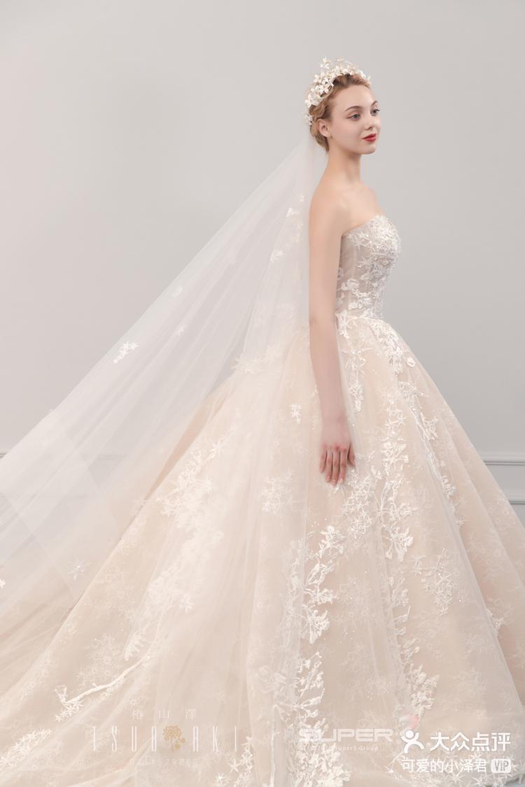 香槟色婚纱星星点点点缀着光明的未来