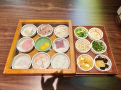 -良米山·云南野生菌过桥米线(上海首店)