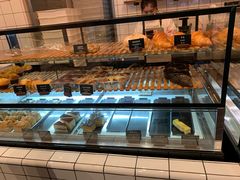面包甜点陈列柜-81BAKERY(大学路店)