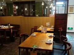 -泉畔人家·老济南经典鲁菜(大明湖店)