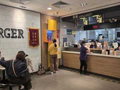 -麦当劳(上海虹桥站30B检票口楼上)