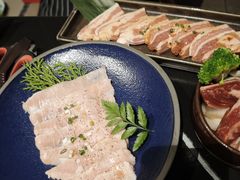 -山川小町·极番烧肉(新地假日广场店)