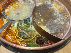 -洱火云南酸菜牛肉火锅(石景山当代商城店)