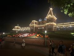 -小镇影院迪士尼小熊Duffy与他的朋友合影地