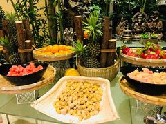 自助取餐区-元一希尔顿酒店·禅自助餐厅·啤酒花园