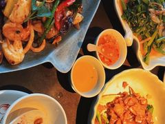 -大头虾越式风味餐厅(光明广场店)