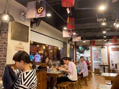 大堂-双燕楼·手工馄饨·汤面小吃(世纪汇店)