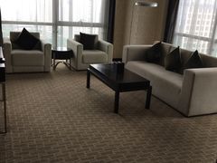 -西安绿地假日酒店