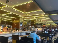 -大中华希尔顿酒店-念自助餐·嗨啤·小龙虾