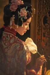 -喜爱高定婚纱摄影