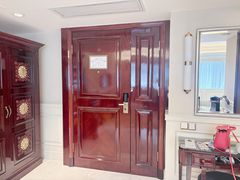 -深圳富苑皇冠假日套房酒店