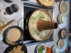 -洞庭洲·防空洞火锅·烧烤·铜锅涮肉(新百广场店)