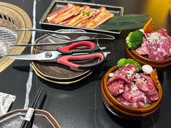 -山川小町·极番烧肉(新地假日广场店)