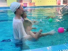 -澳优国际亲子游泳早教俱乐部(人和天地店)