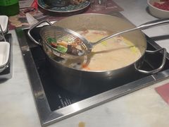 -尚尚仙·酸汤猪手·猪肚鸡火锅(华联万柳购物中心店)