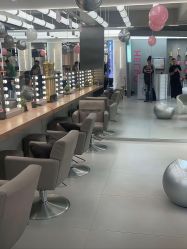 -Z.X HAIR SALON张新美业