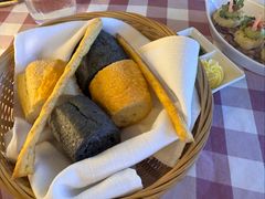 餐前棍包-塞纳河法国餐厅(意式风情街店)