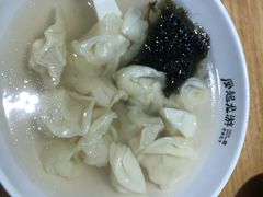 民国传统小馄饨-凤起龙游老面包子(凯德晶品店)