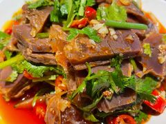 巧手伴牛肉-龙巢盱眙龙虾·牛蛙·烧烤宵夜(八卦岭店)