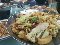 -刘姐啤酒鱼民族演艺餐厅(西街总店)