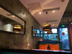 -香巴拉云南餐厅(华莱坞店)