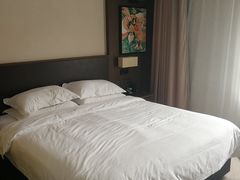 -潮岸酒店(广州琶洲会展广州塔店)