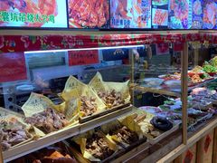 面包甜点陈列柜-闯关东东北农家菜(崂山石老人店)