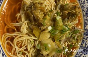 Old Jar Sour Soup Duck Foot Noodles