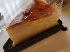 优格芝士卷蛋糕-红宝石·鲜奶小方·海派西点房(南丹店)