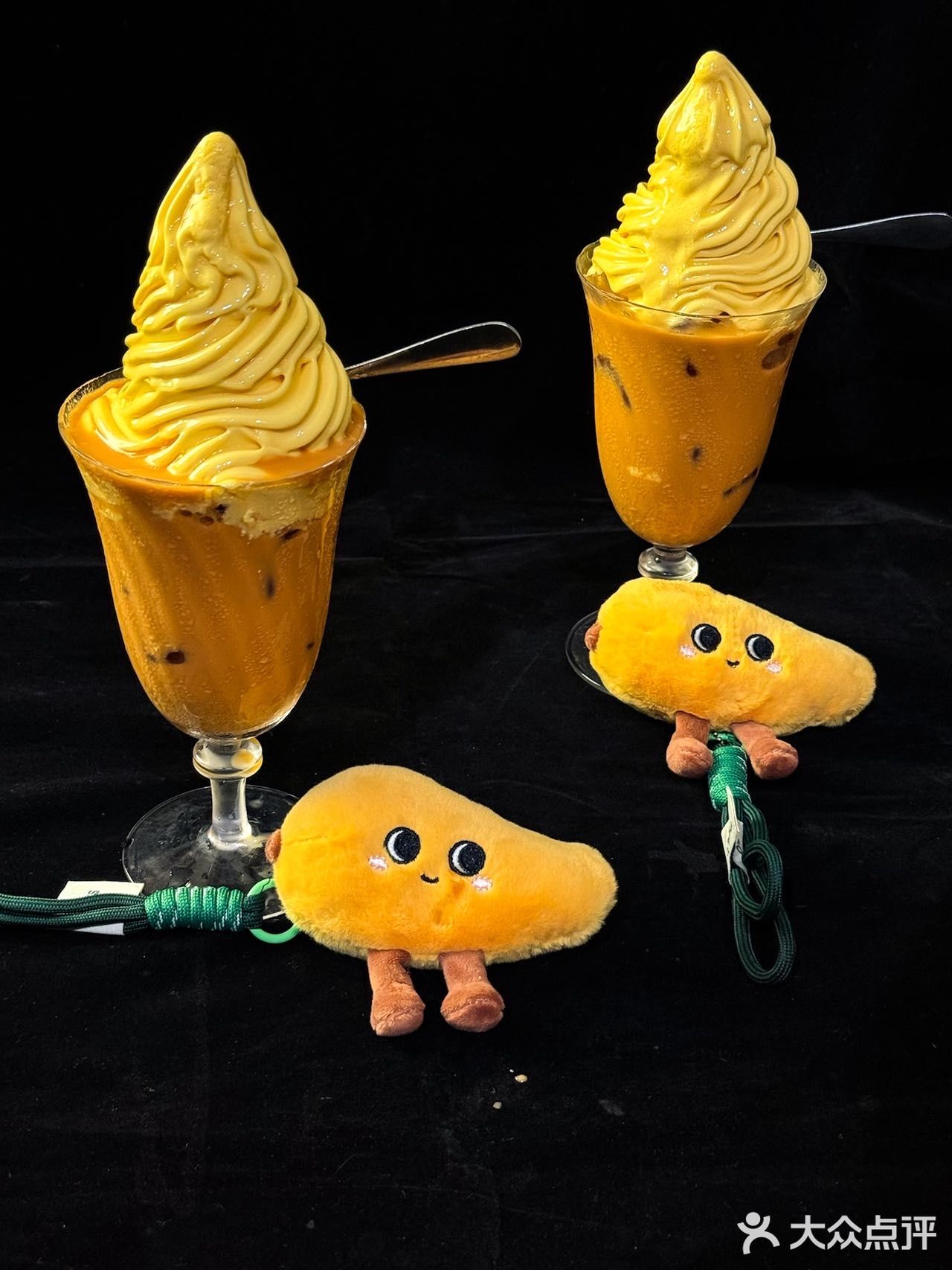 泰料脑袋集合！吃到上海no.1芒果冰了🥭