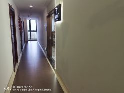 -V8潮牌·接发烫染连锁