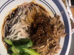 -霸蛮湖南菜·牛肉粉(荣京西街店)