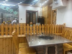 -屯老二农家铁锅炖·行业领军者(梅江店)