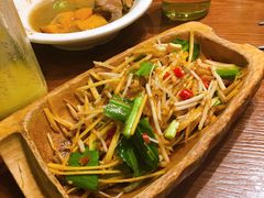 -老滇山寨•云南特色菜•地方菜•民族风情歌舞表演(金碧店)