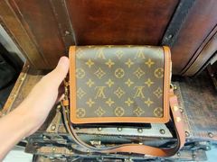 -小飞侠奢侈品回收 寄卖 养护(宝山宝龙广场店)